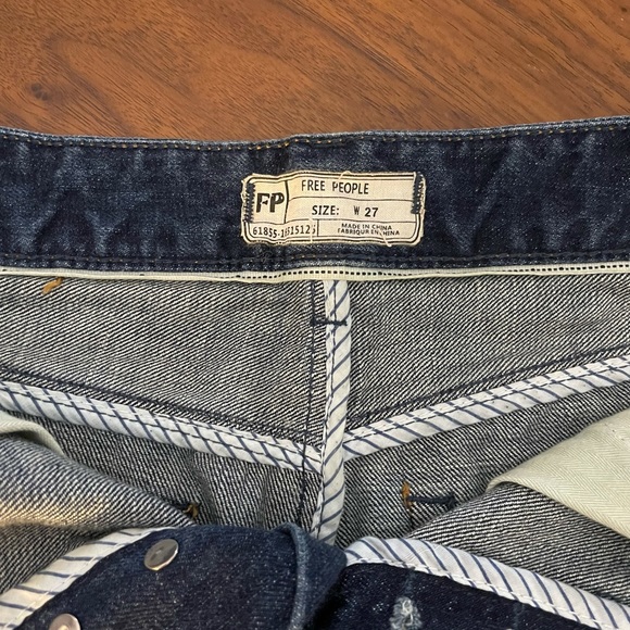 Free People Jean Cutoff Shorts, Sz 27 - Picture 3 of 5